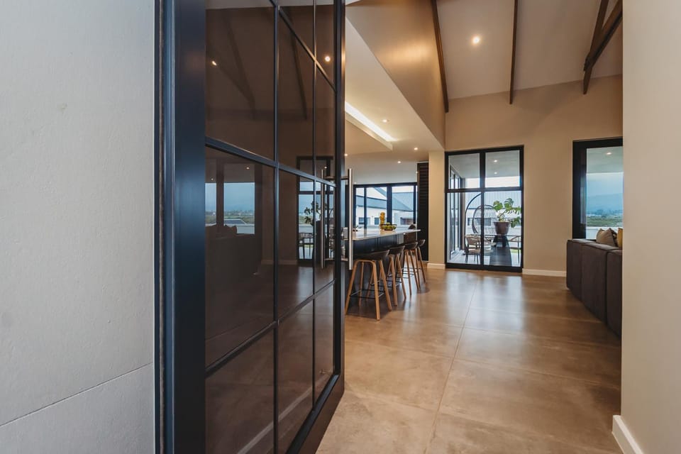 Facade/entrance, Living room, Seating area