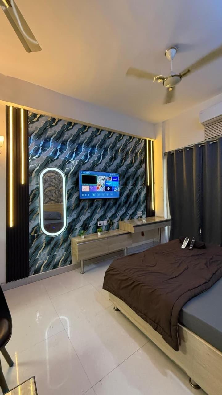 THE MOONLIGHT STUDIo Apartment in Noida