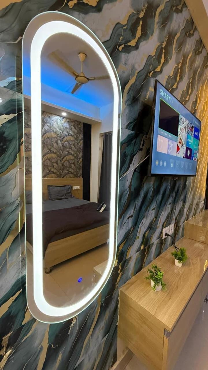 THE MOONLIGHT STUDIo Apartment in Noida