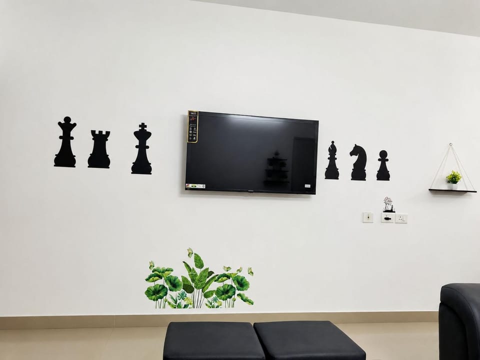 Communal lounge/ TV room, TV and multimedia, Living room