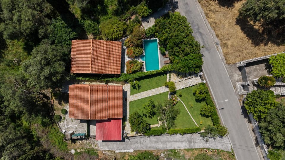 Neighbourhood, Bird's eye view
