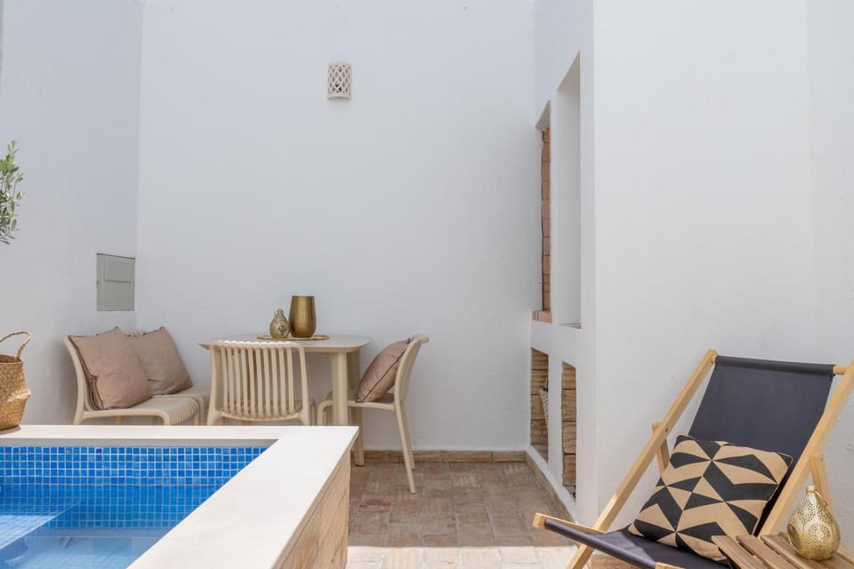 Balcony/Terrace, Swimming pool