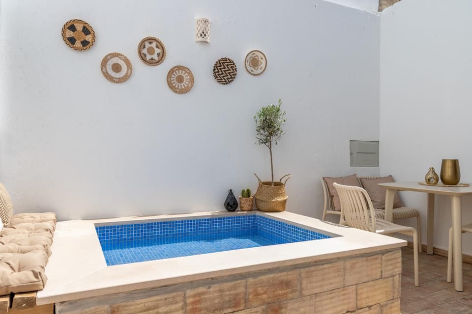 Balcony/Terrace, Swimming pool