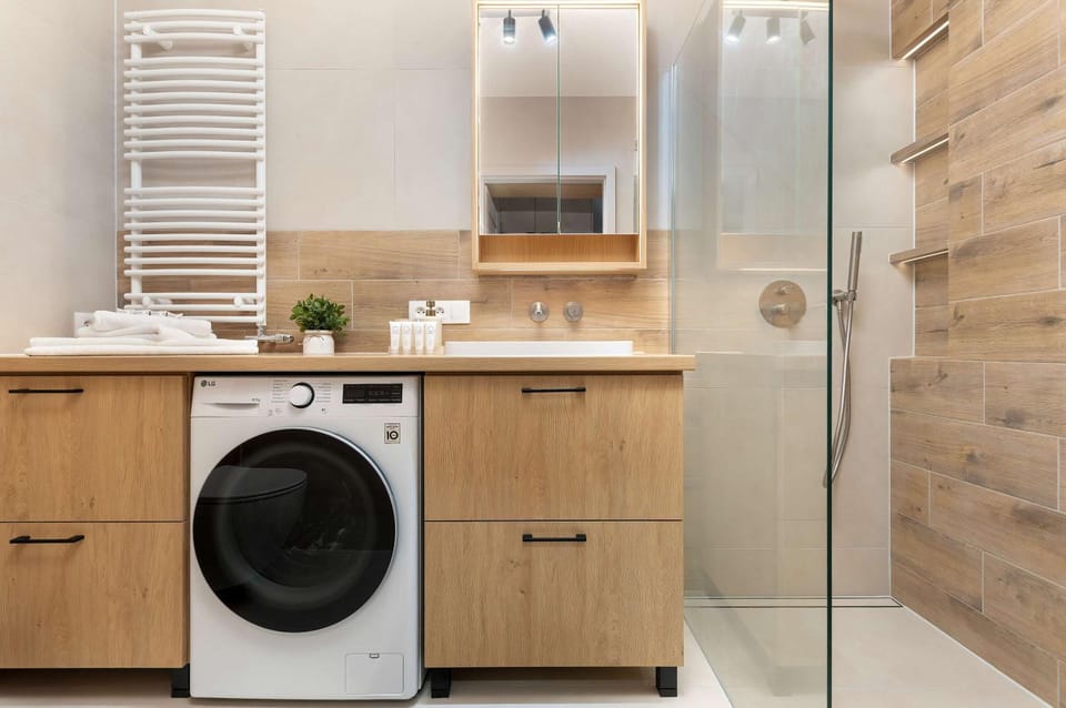 Shower, Bathroom, washing machine, dryer