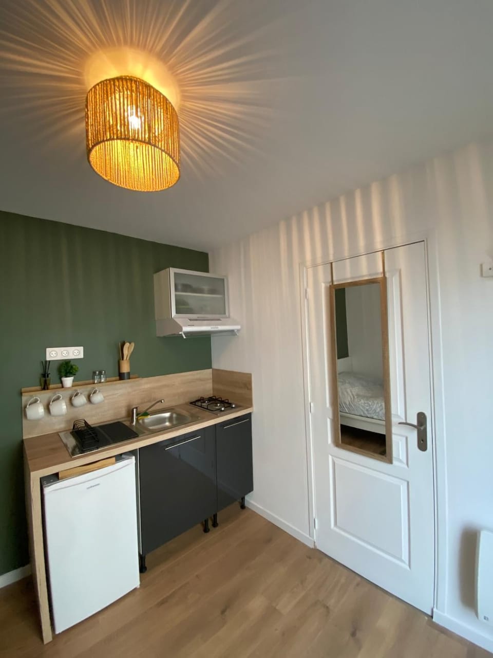 Kitchen or kitchenette