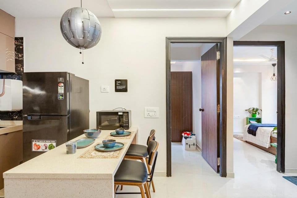 Blue Ice Lagoon l Urban Escape l Ocean view Apartment in Mumbai