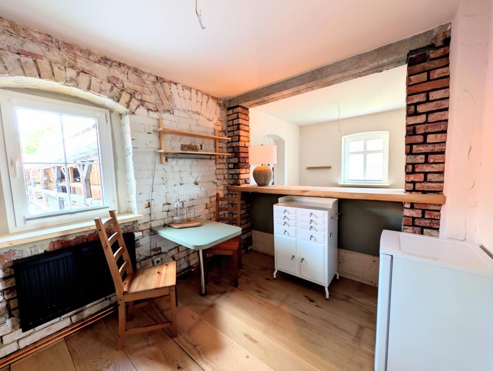 Seating area, kitchen