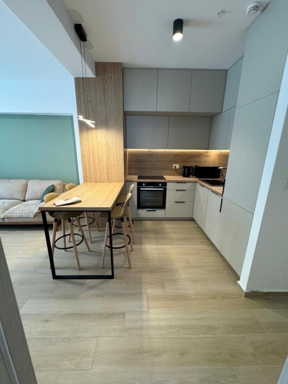 Dining area, oven, stove