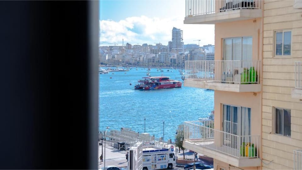 Spacious 3BR Sliema Escape with perfect sea views Apartment in Sliema