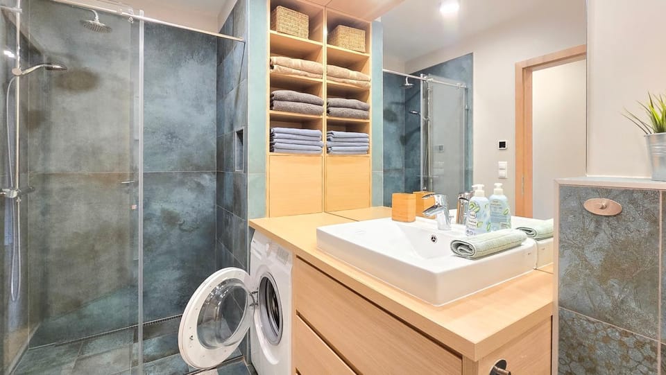 Shower, Bathroom, washing machine