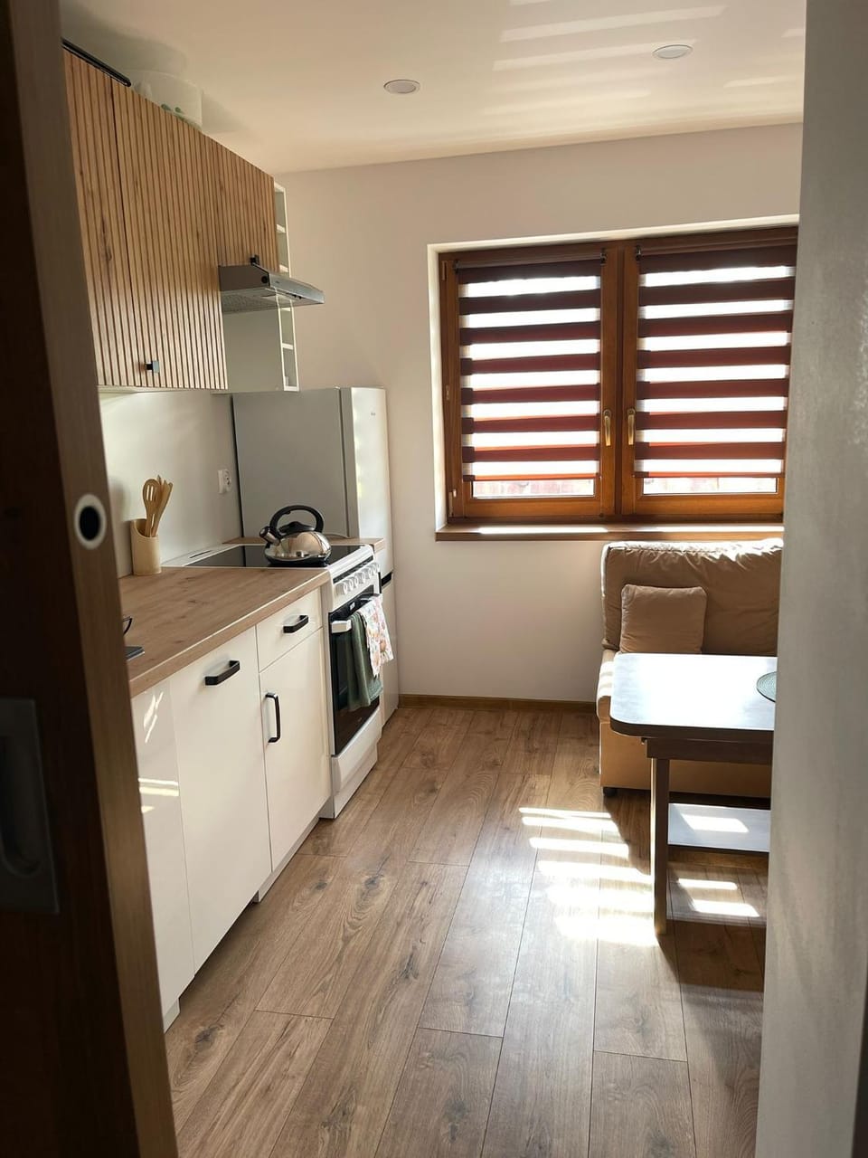 Dining area, dishwasher, oven