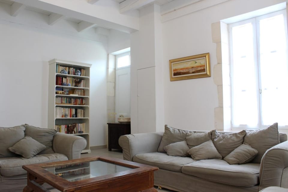 Library, Living room