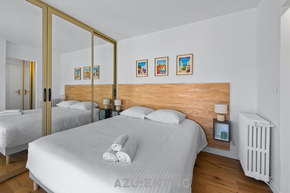 Bed, Photo of the whole room, Bedroom, internet, towels, wardrobe, air conditioner