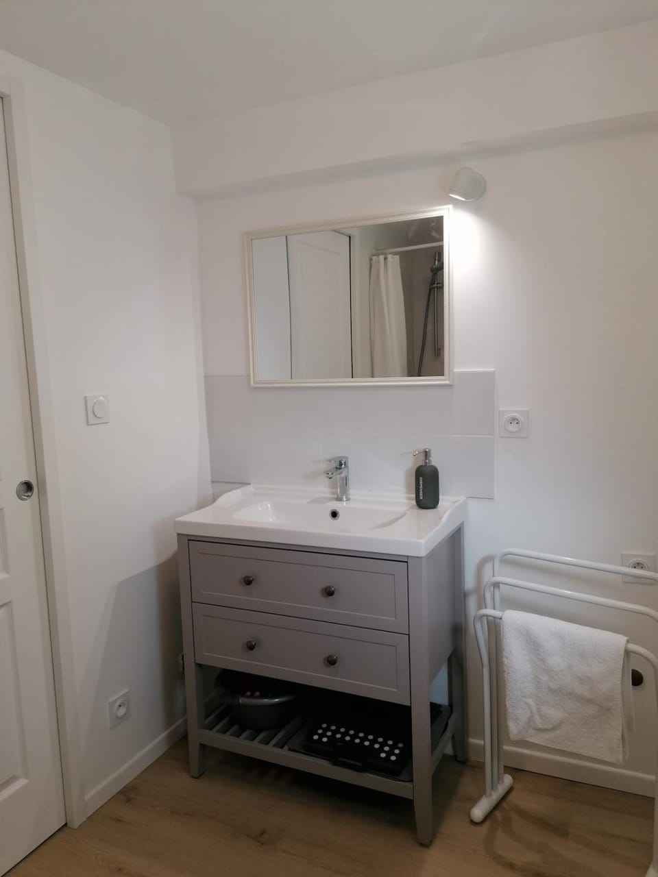 Charmant logement renové en 2025 , Charming accommodation renovated in 2025 Apartment in Gennes-Val-de-Loire