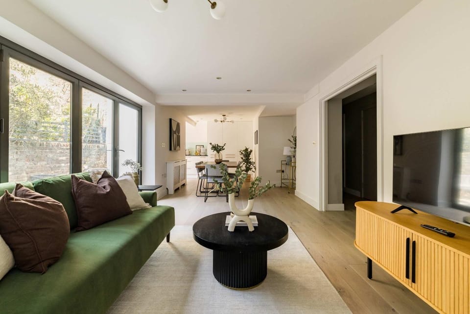 Living room, Dining area