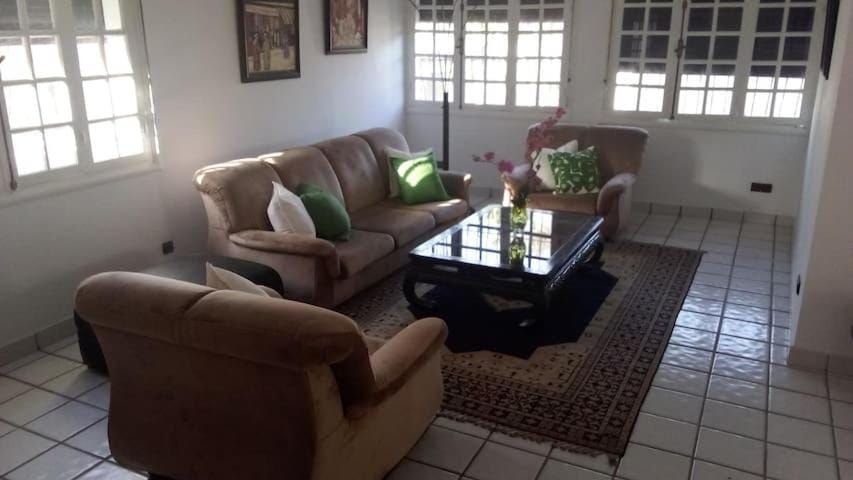 VILLA MEDITERRANEENNE - Quartier Prisé- Villa in Agadir