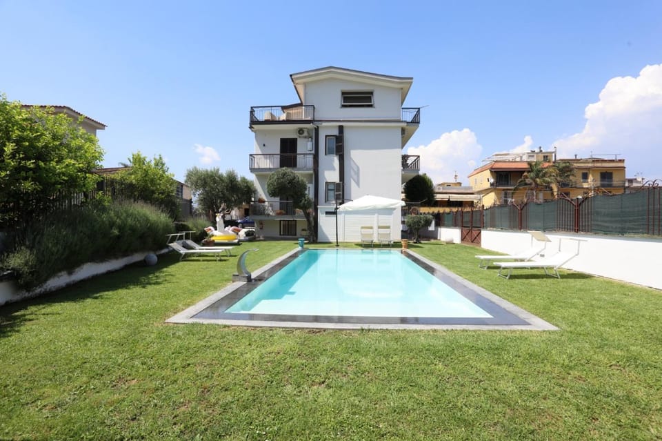 Property building, Swimming pool