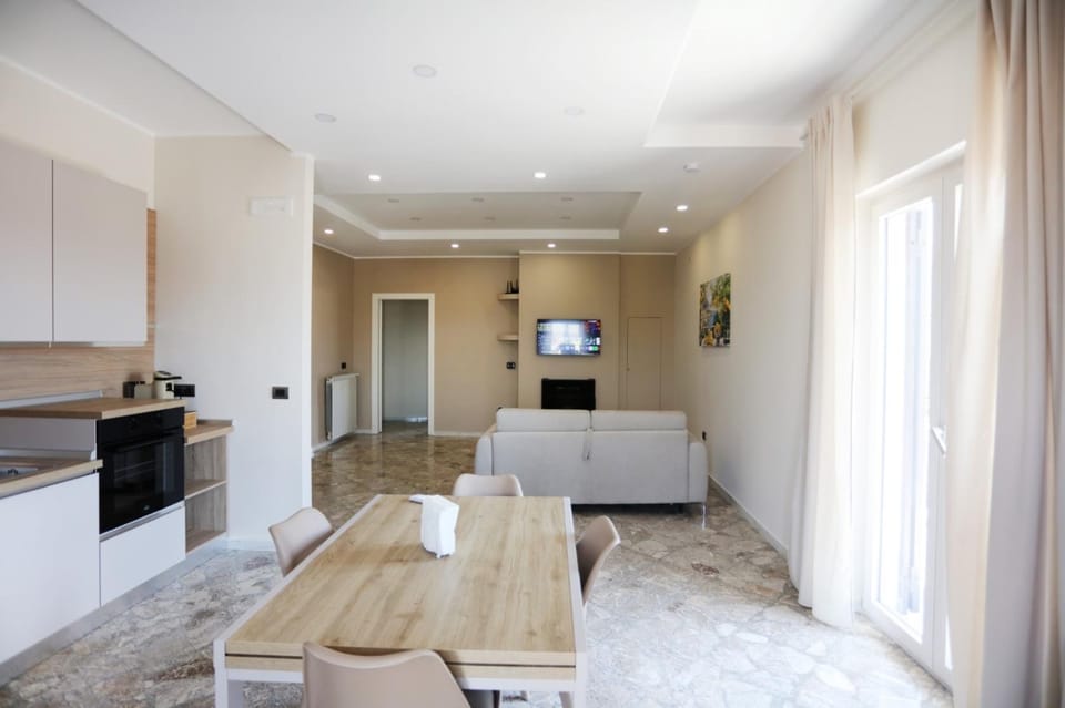 TV and multimedia, Kitchen or kitchenette, Living room, Seating area, Dining area, oven, stove