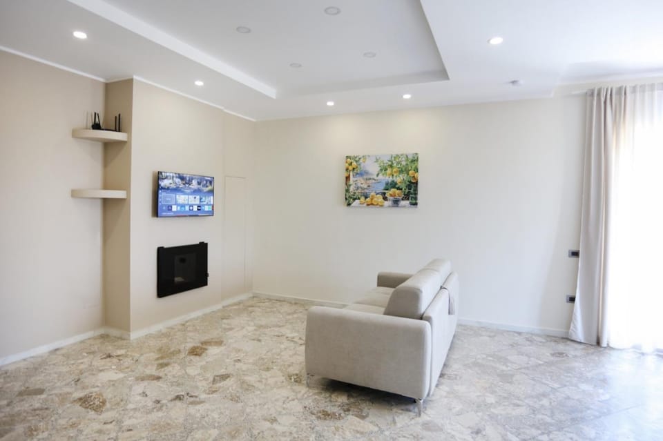 Communal lounge/ TV room, TV and multimedia, Living room