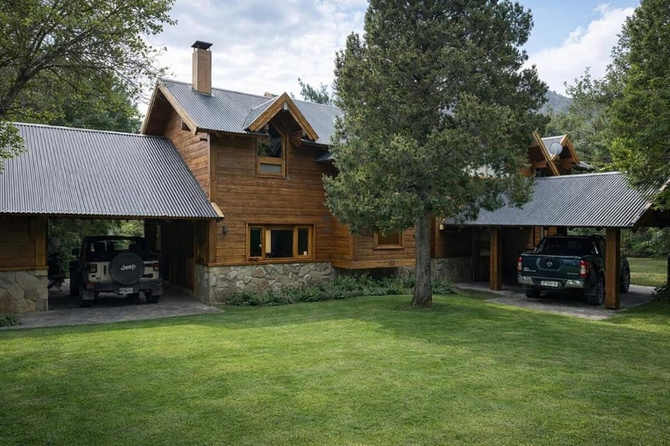House in Arelauquen Golf Club with 4 bedrooms Chalet in San Carlos Bariloche