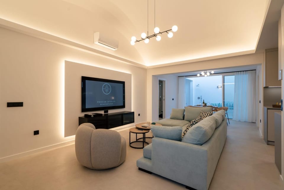 TV and multimedia, Living room, Seating area