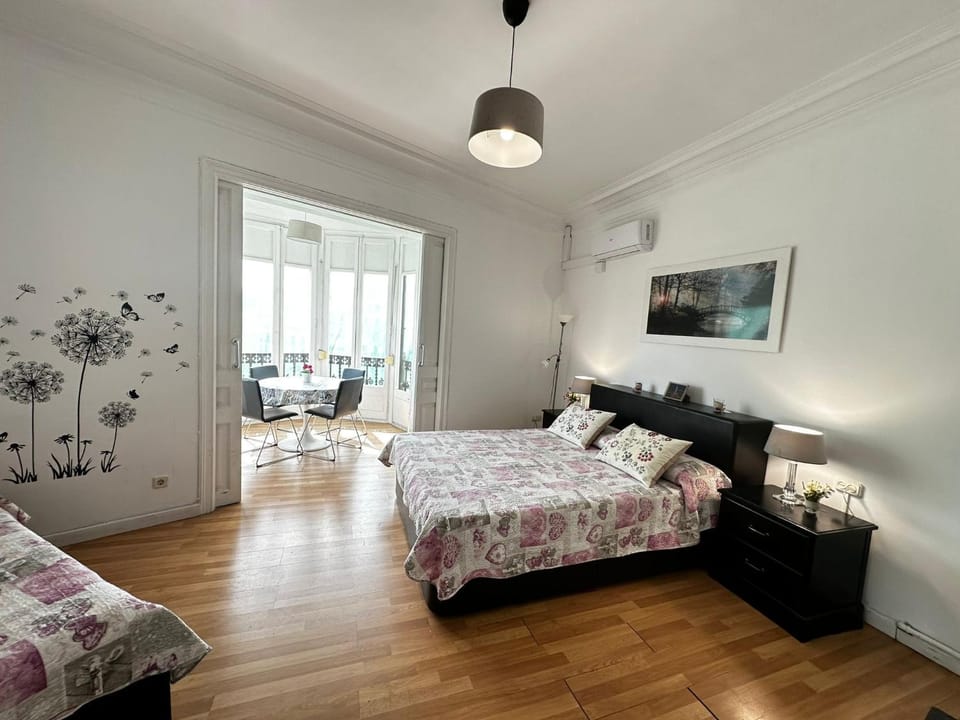 Habitaciones Tetuan Bed and Breakfast in Barcelona