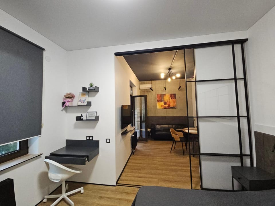 Дизайнерська квартира -студія ЖК Аполлон на Куліковському Apartment in Odessa