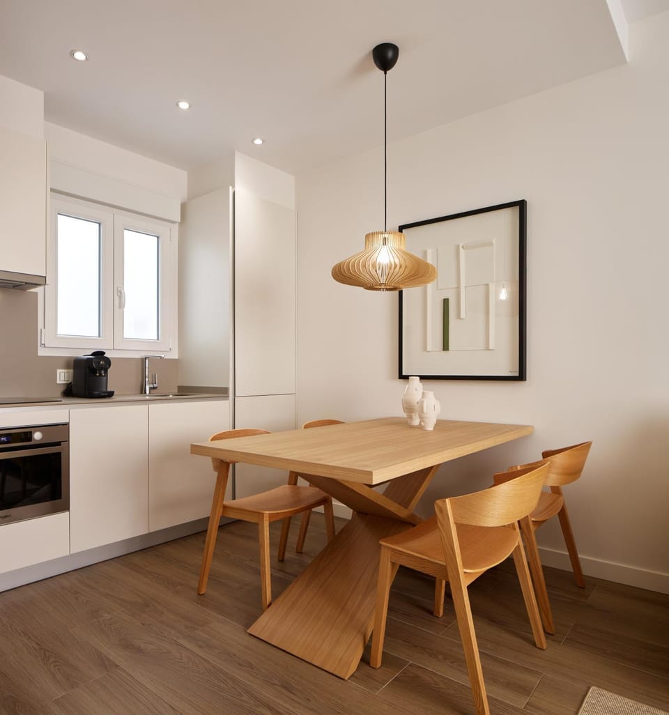 Dining area, kitchen