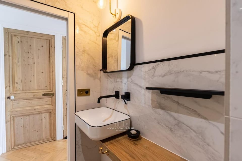 Appart architecte & terasse vue magique Vieux-Port Apartment in La Rochelle