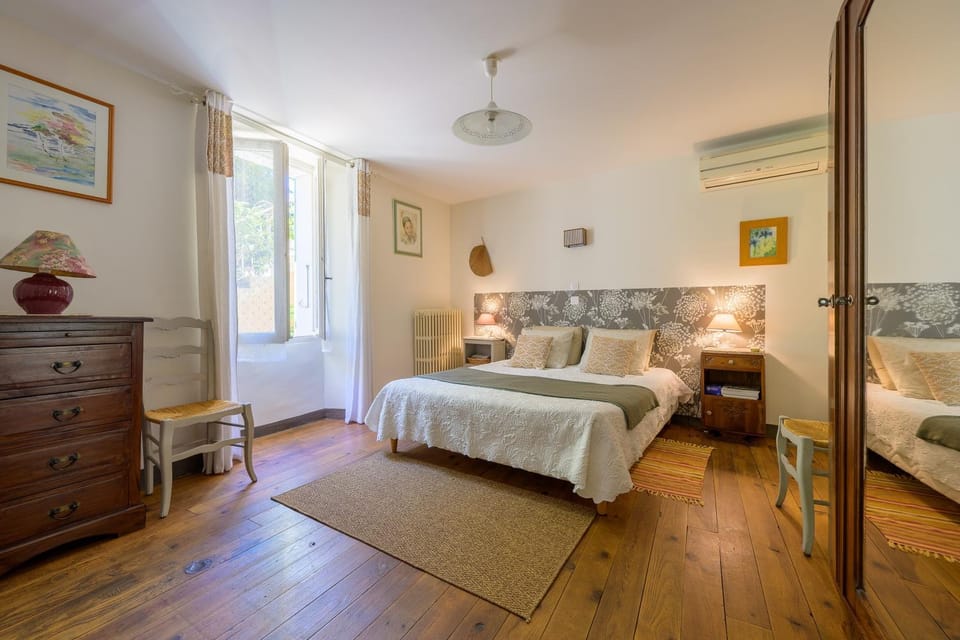 Living room, Bedroom