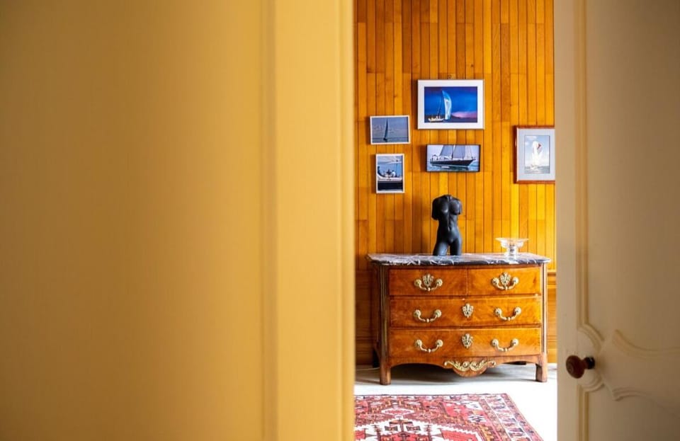 Maison Cognac Godet - Unique demeure historique Bed and Breakfast in La Rochelle