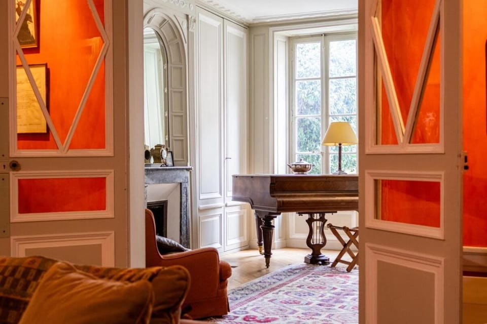 Maison Cognac Godet - Unique demeure historique Bed and Breakfast in La Rochelle