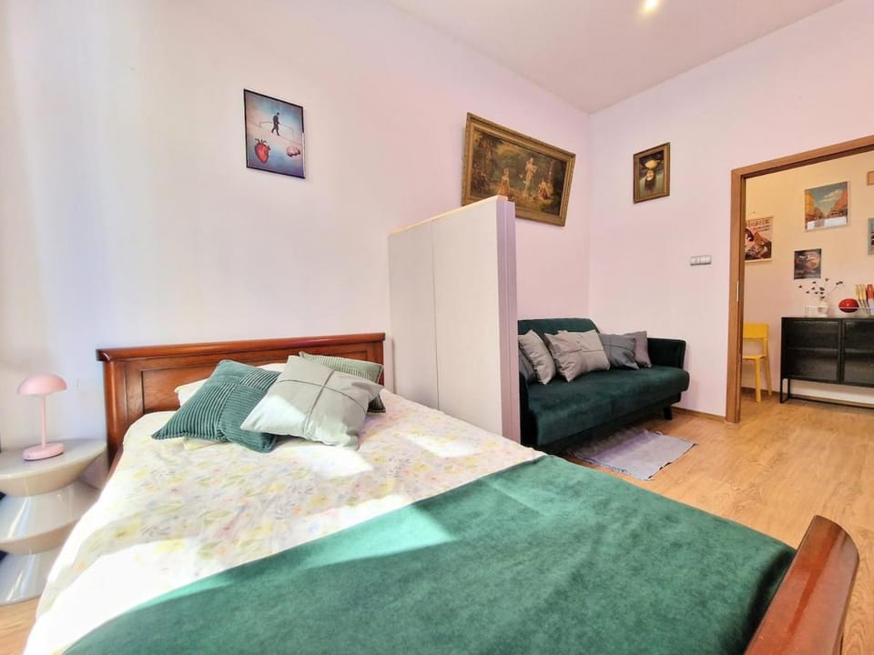 Bed, Bedroom, heating