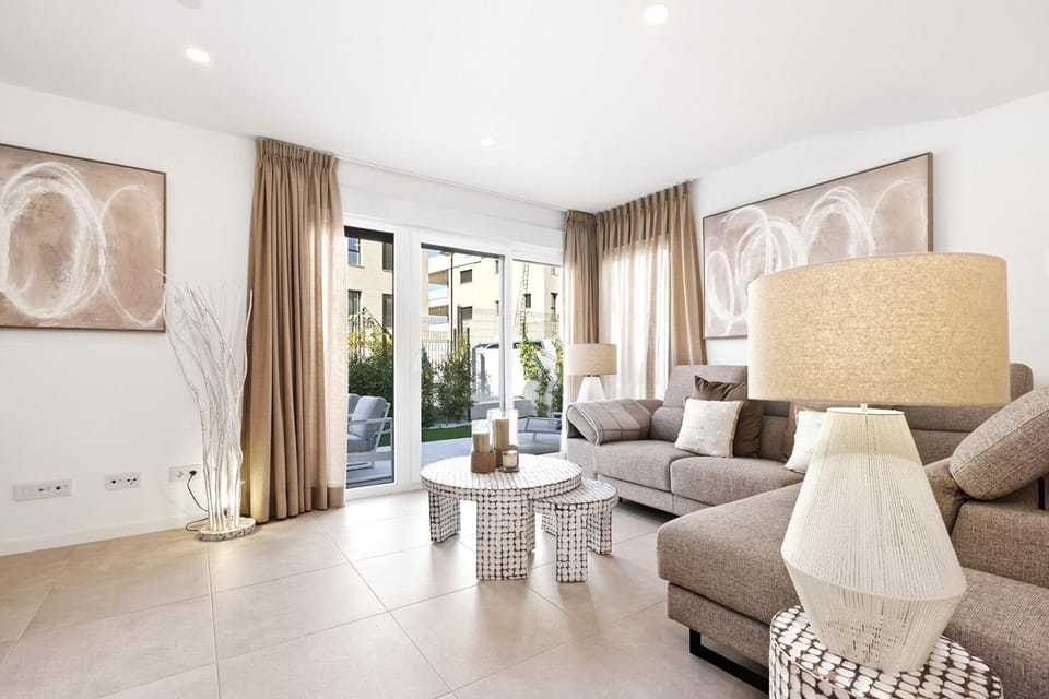 Communal lounge/ TV room, Living room
