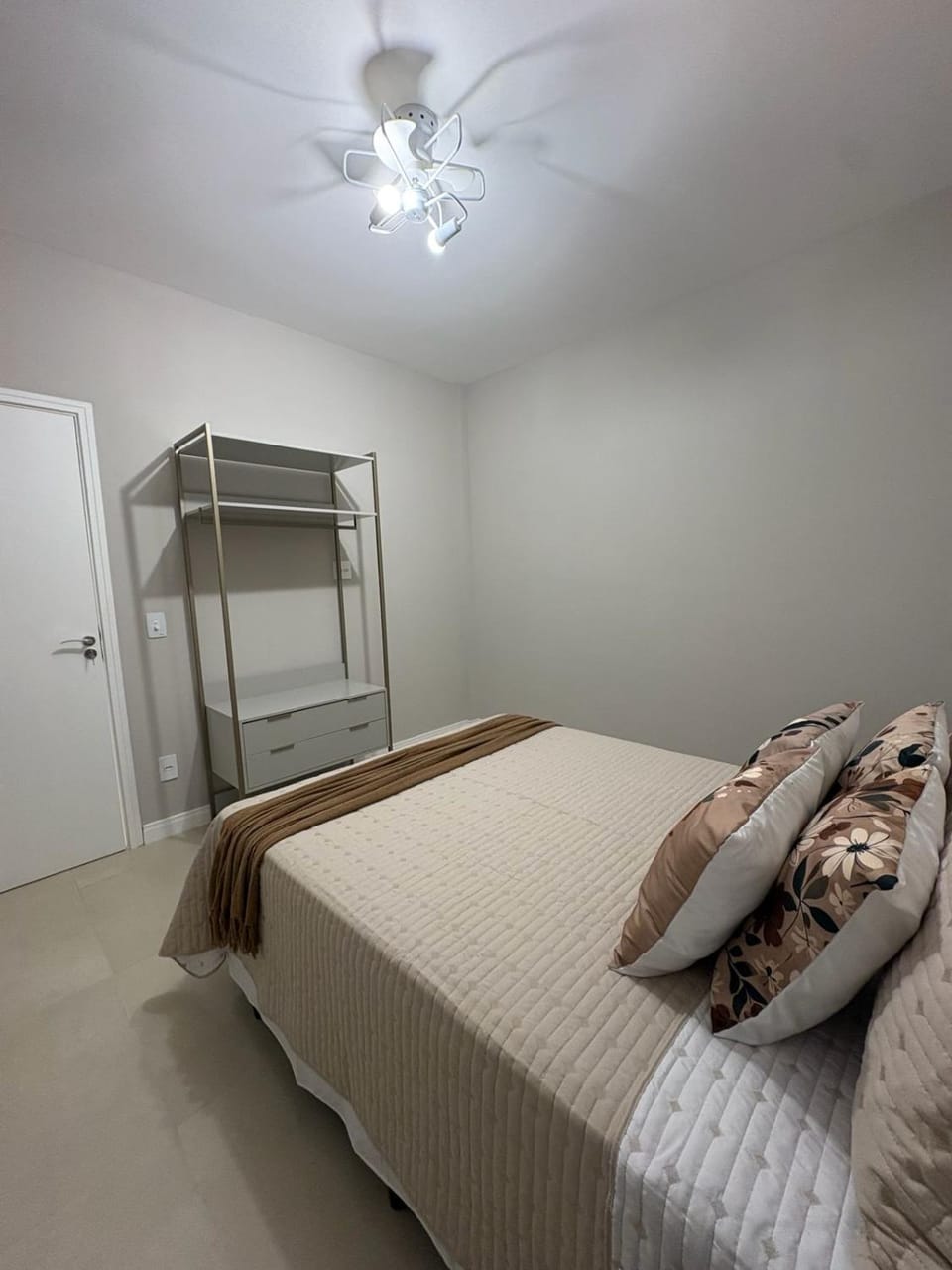 Apto recem reformado muito bem localizado Apartment in Serra Negra