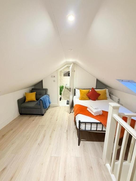 Your Best Rooms By Islington & Angel Bed and Breakfast in London Borough of Islington
