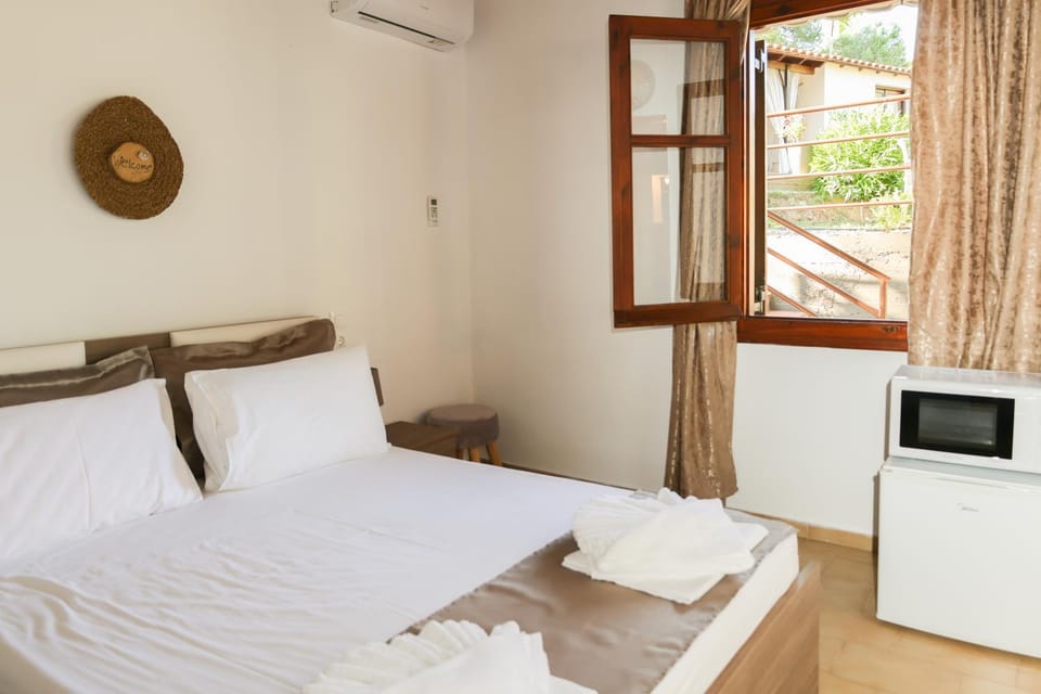 Bedroom, towels