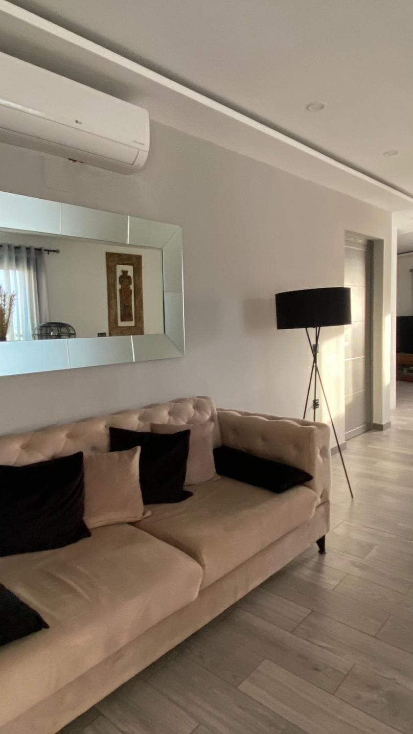Appartement Moderne & Élégant avec Grand Salon Apartment in Tangier