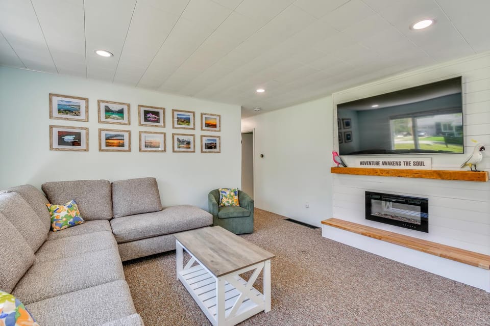 Walk to Lake Huron Beach Access! Family Getaway House in Michigan