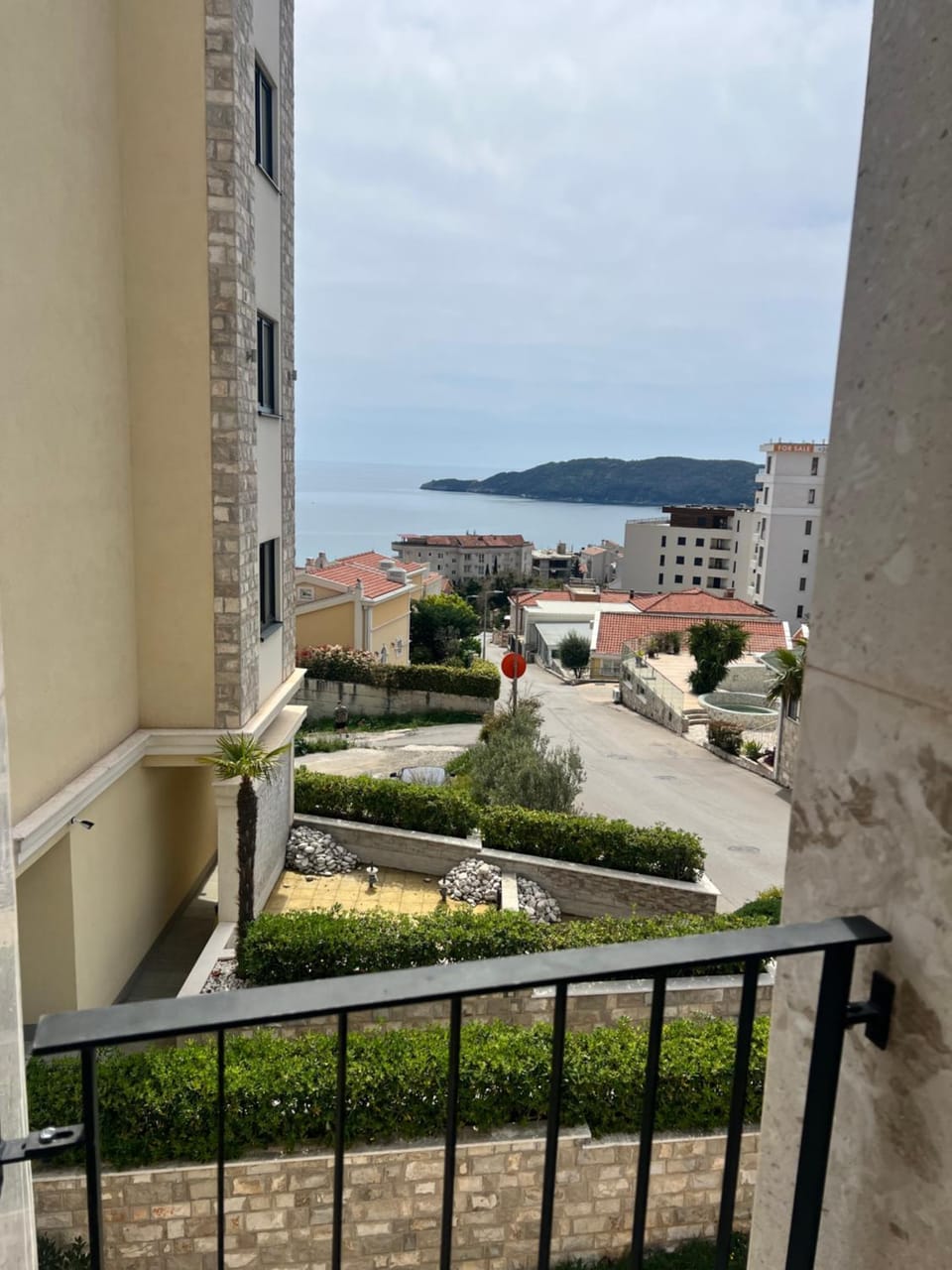 apartment with 2 bedrooms and 2 bathrooms, 90 m2 Apartment in Budva Municipality