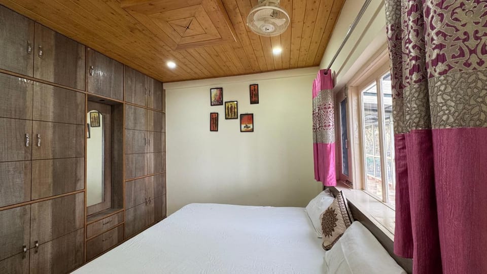 10 room cottage in kasauli best for long stays Vacation rental in Himachal Pradesh