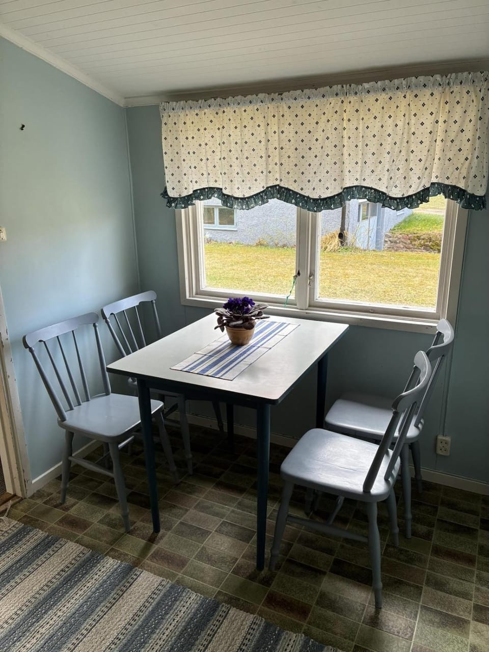 Small Gotland cottage at a low price next to Tofta Strand House in Visby