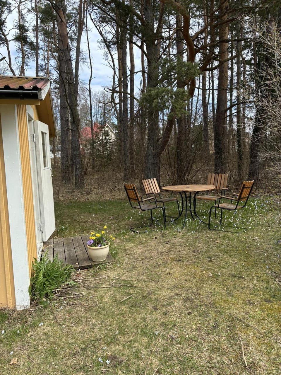 Small Gotland cottage at a low price next to Tofta Strand House in Visby
