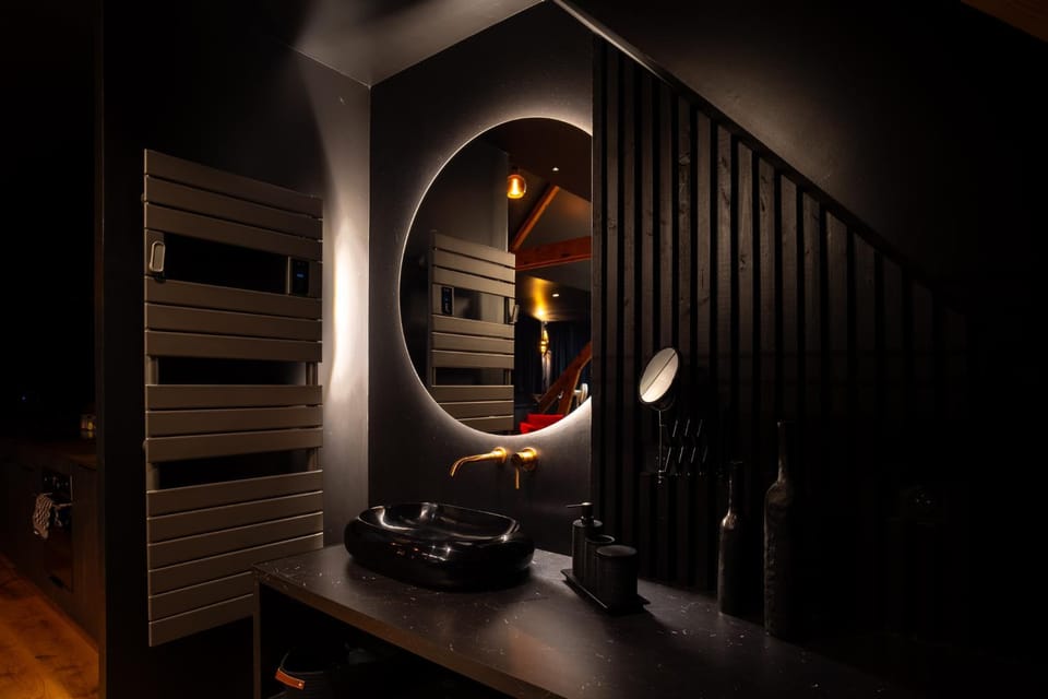 Loveroom Lorient - Balnéo 2 places, Cinéma Privé & Tantra Apartment in Lorient