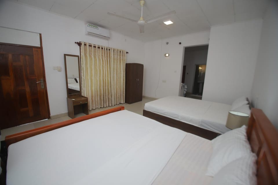 Bed, Photo of the whole room, wardrobe