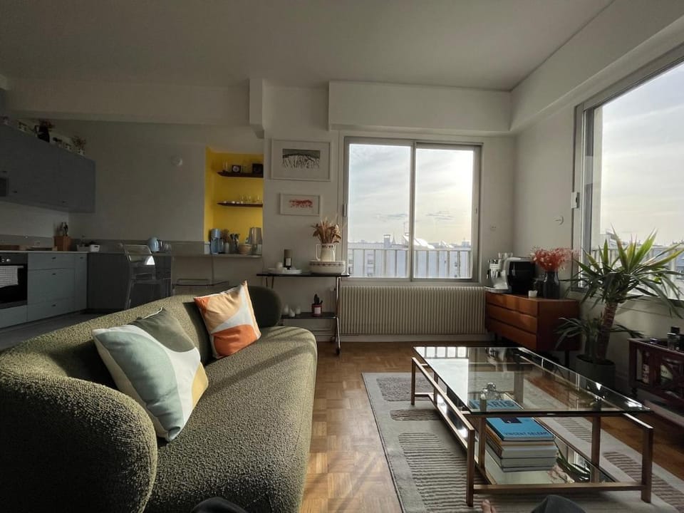 Quiet & bright apartment - République Apartment in Paris