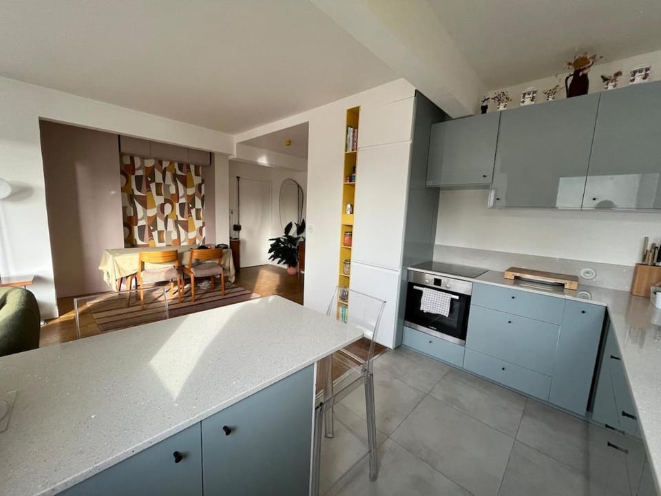 Quiet & bright apartment - République Apartment in Paris