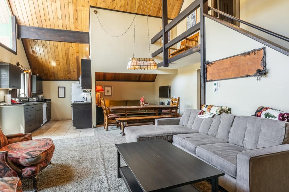 Chalet 16 by Mammoth Mountain Chalets Chalet in Mammoth Lakes