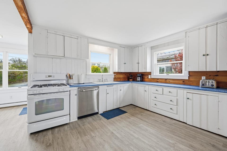 Spacious Cape Cod Waterfront Retreat Steps to Beach House in Sagamore Beach