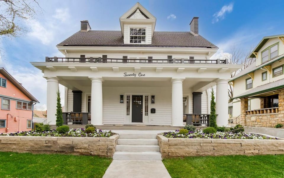 Loose Park Modern Mansion Villa in Kansas City
